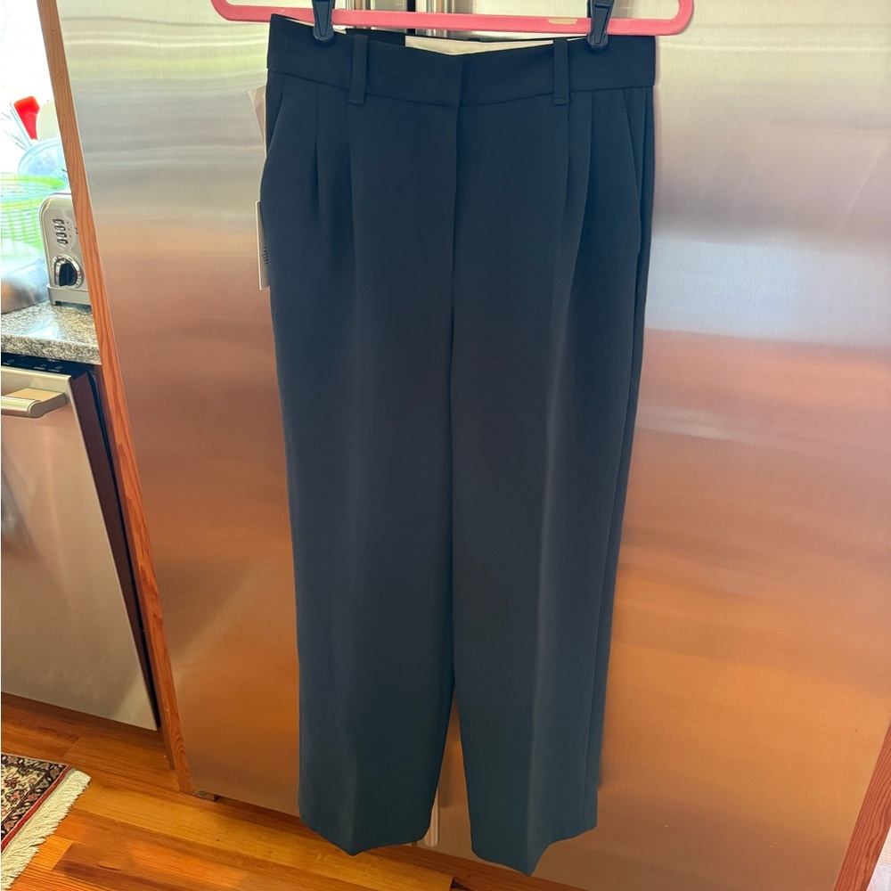 The effortless pant, beautiful dark night blue color size six short.